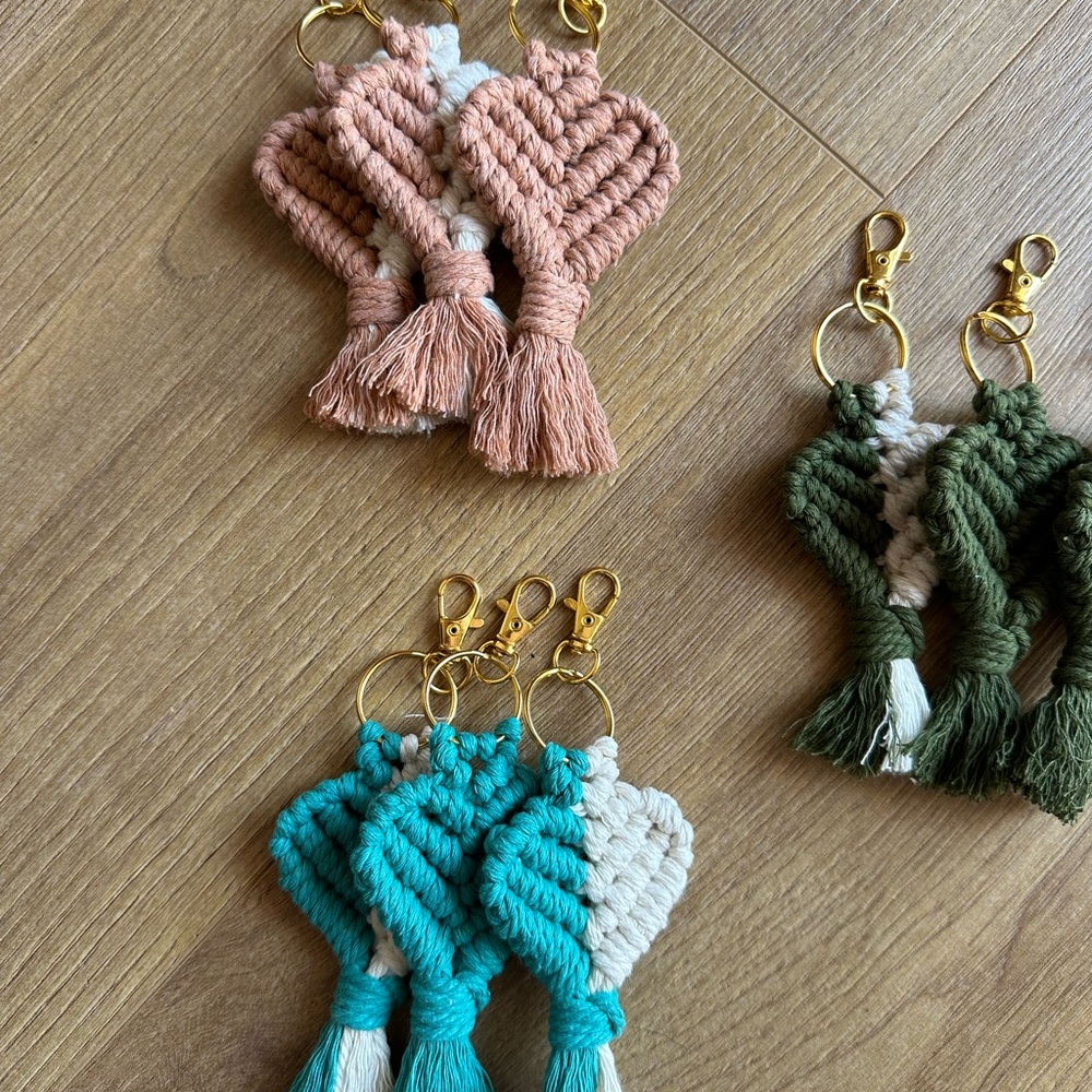 Macrame Heat Keychains 💜 - Picture 2 of 11